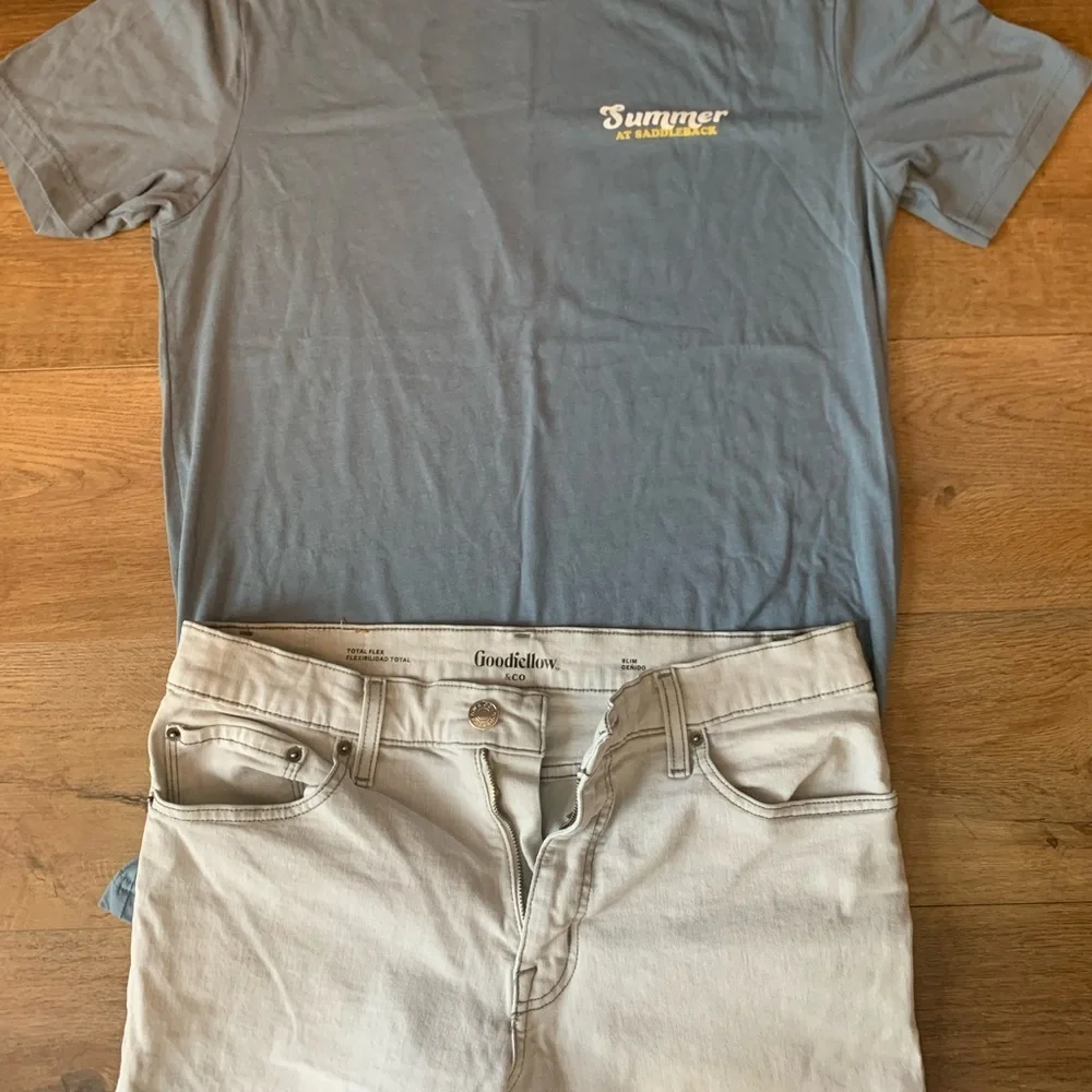 Goodfellow Jean white, size (33x30) T-Shirt size L